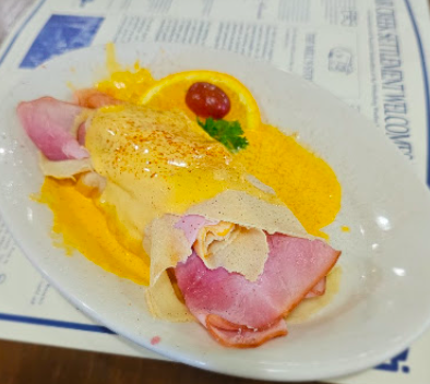 Cream & Crepe Cafe signature dishes Roast Beef Sandwich
Mill's Delight
Dusty Miller